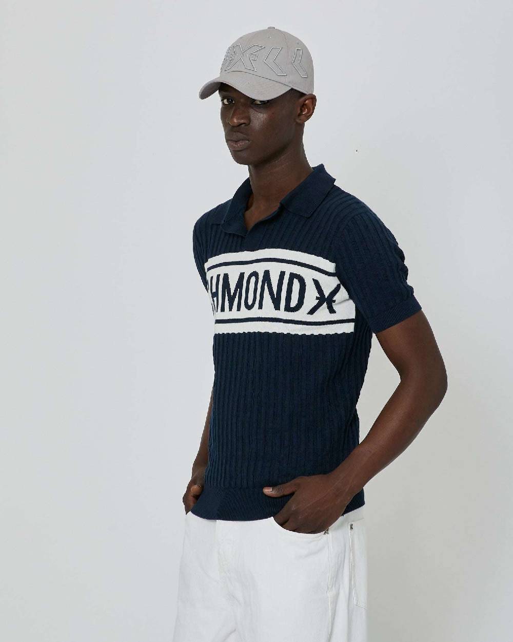John Richmond Polo con logo bicolor sul davanti Prezzo Ridotto