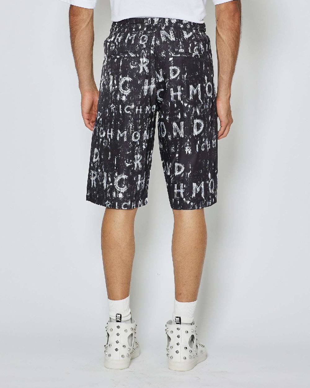 John Richmond Bermuda con pattern iconico di collezione Novità