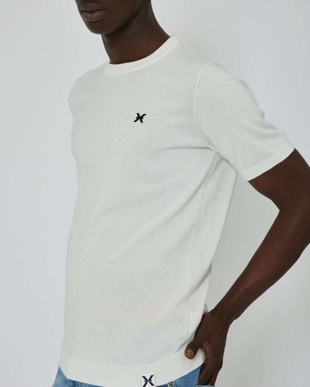 John Richmond Maglia con logo a contrasto sul davanti e banda bicolor sul retro Consegna Veloce