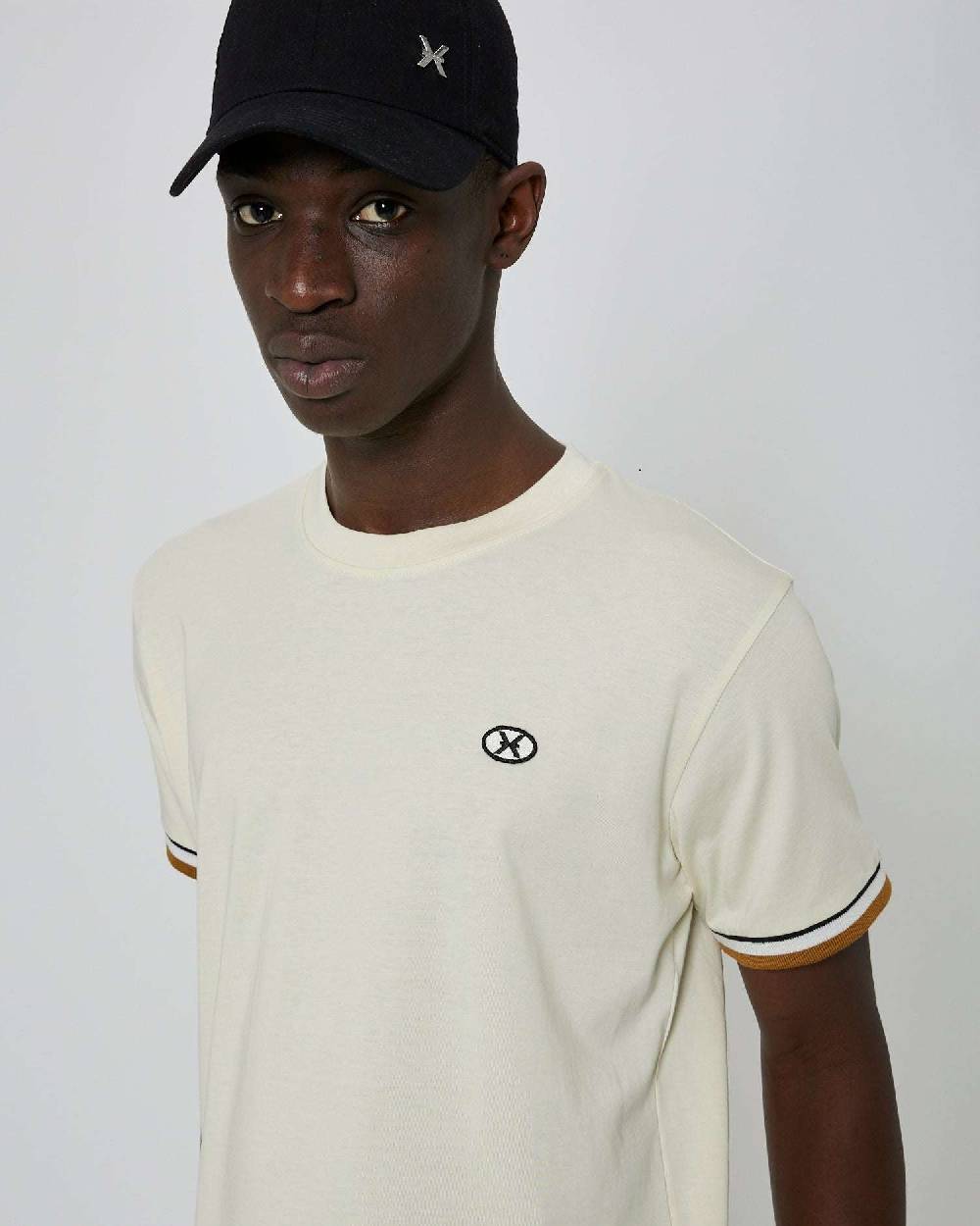 John Richmond T-shirt regolare con logo a contrasto sul davanti Affare Del Giorno