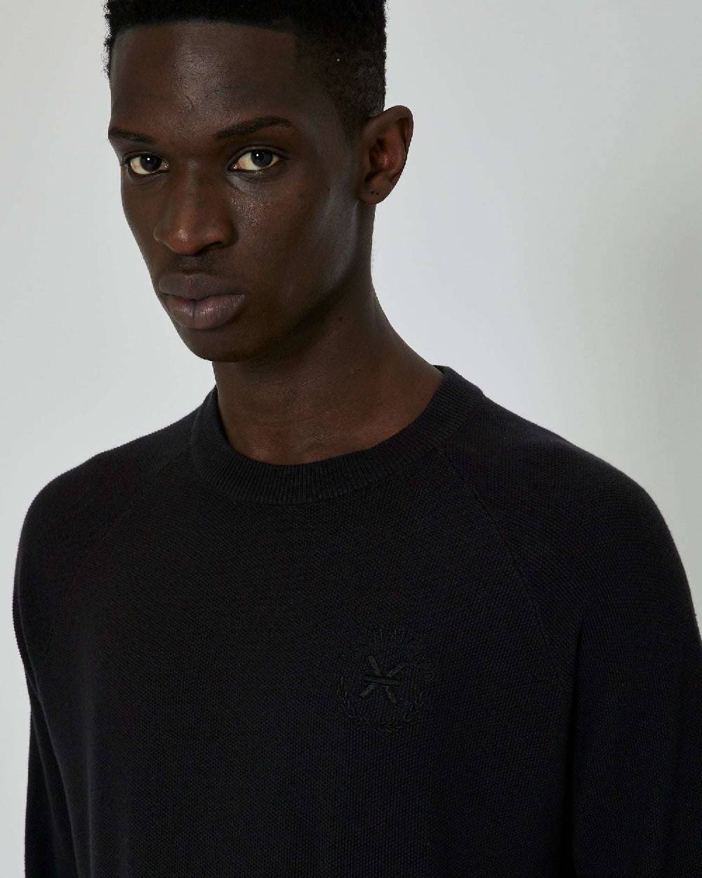 John Richmond Maglia con logo ricamato tone sur tone Fino Al -60%