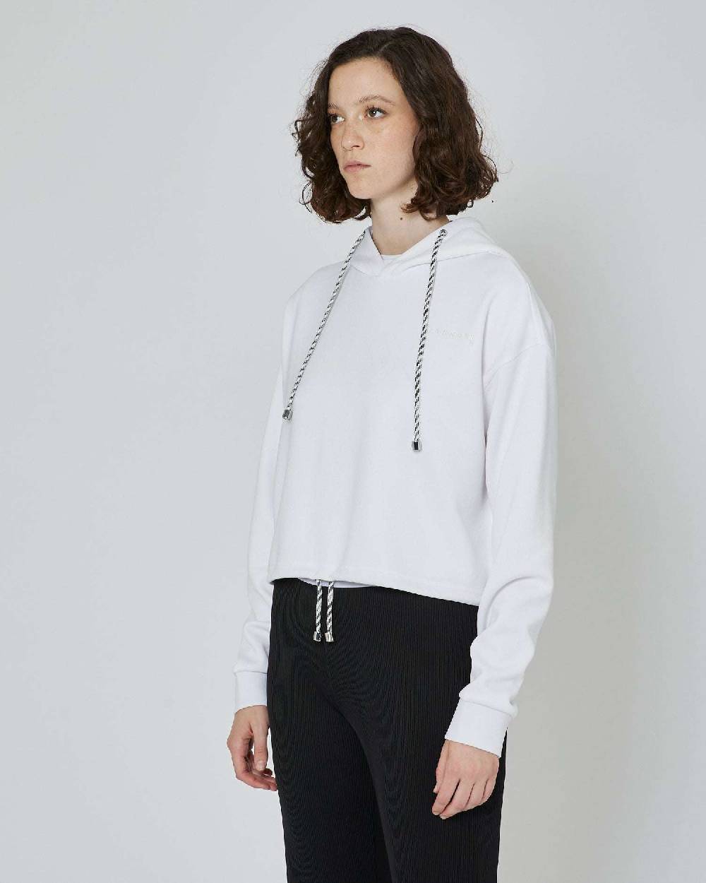 John Richmond Felpa crop con cappuccio e logo ricamato tone sur tone In Linea