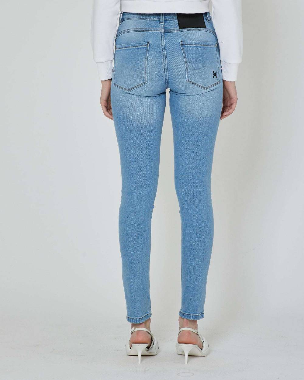 John Richmond Jeans slim con logo ricamato sul retro Spedizione Gratuita