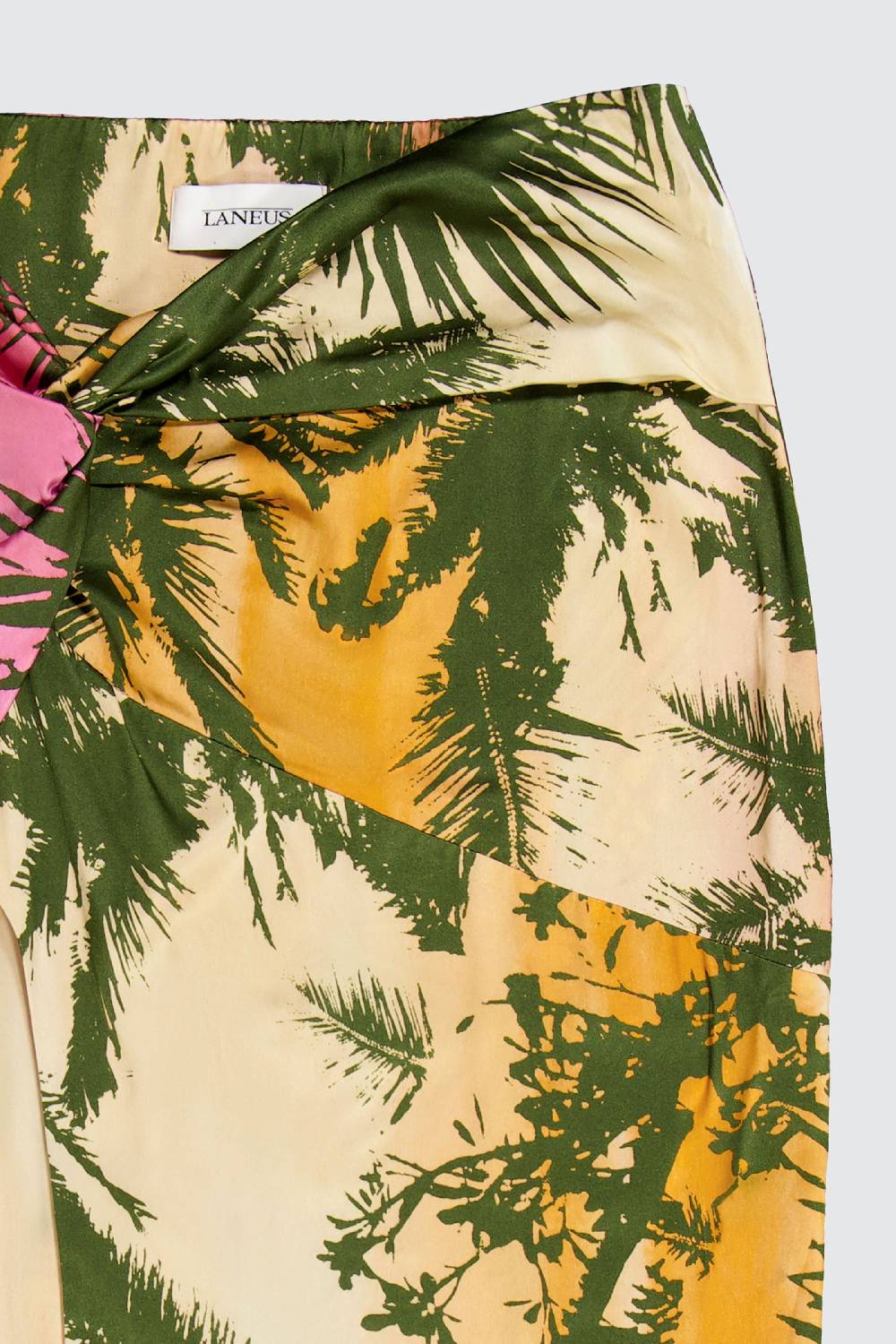 Laneus Laneus gonna midi asimmetrica effetto palm print allover Fino al 65% di sconto