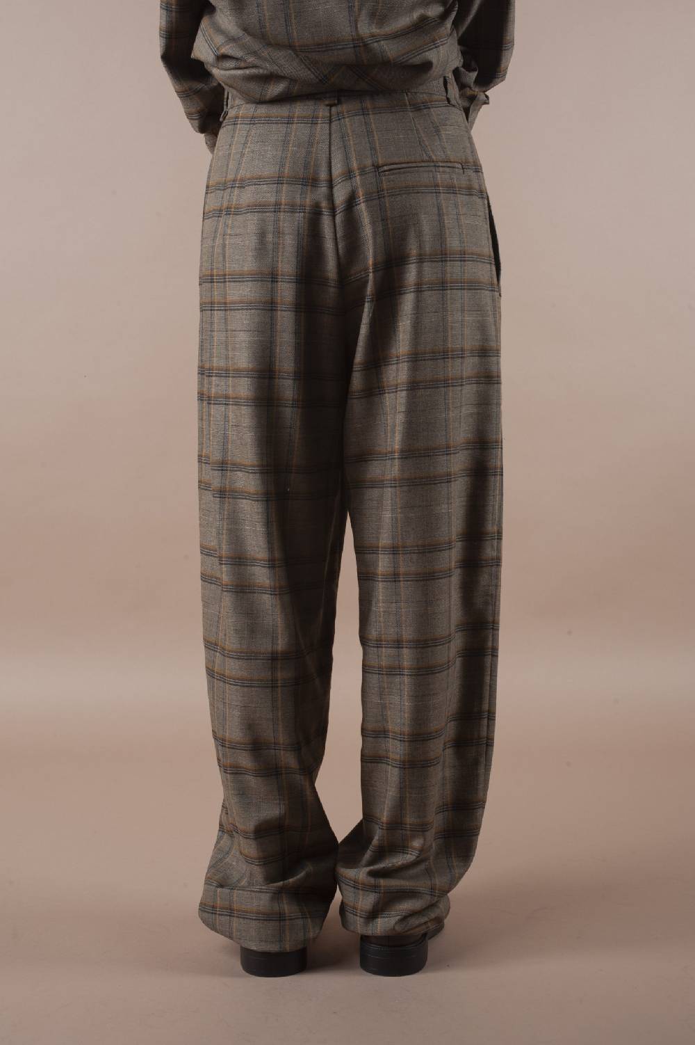 Pdr Phisique Du Role PHISIQUE DU ROLE MANNISH PANTS IN LIGHT TARTAN VIRGIN WOOL Latest stili
