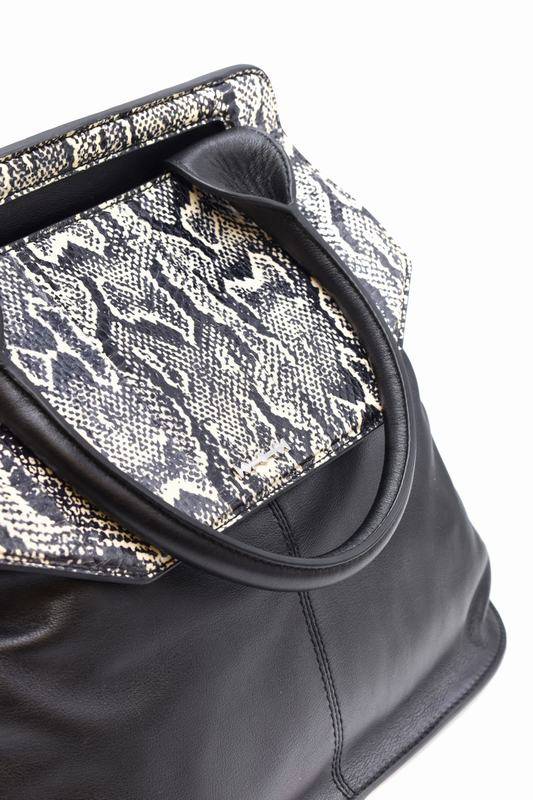 MCQ Alexander Mqueen A tracolla Codice prodotto: DEYSI TOTE Fino al 65% di sconto