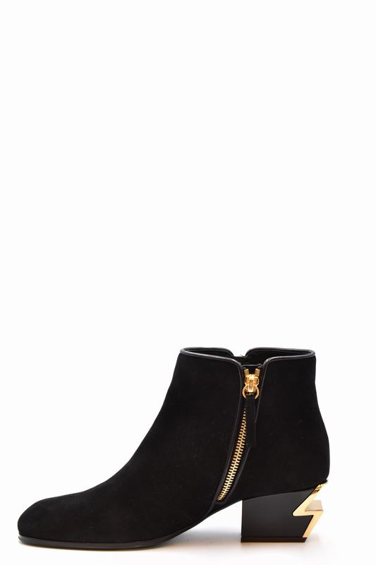 Giuseppe Zanotti Stivali Codice prodotto: I870009 Sostegno trimestrale