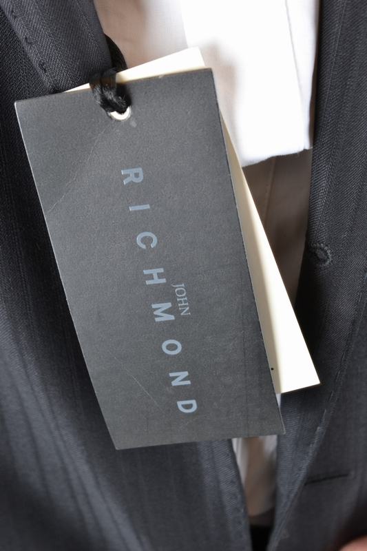 John Richmond Giacche da completo Codice prodotto: ZHE1 1089 4022 0990 Esporta salva