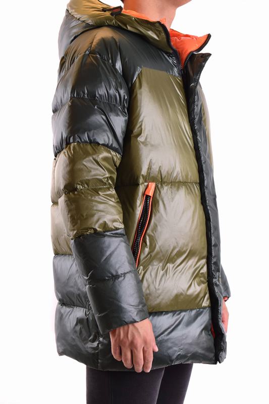 Peuterey Piumini Codice prodotto: PEU4367 01181371 616DV Prezzo di fabbrica