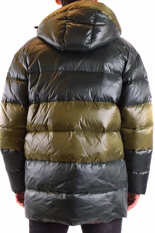 Peuterey Piumini Codice prodotto: PEU4367 01181371 616DV Prezzo di fabbrica