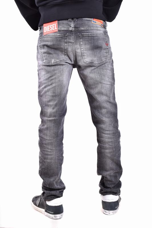 Diesel Jeans Codice prodotto: A03594 09G8602 Novità