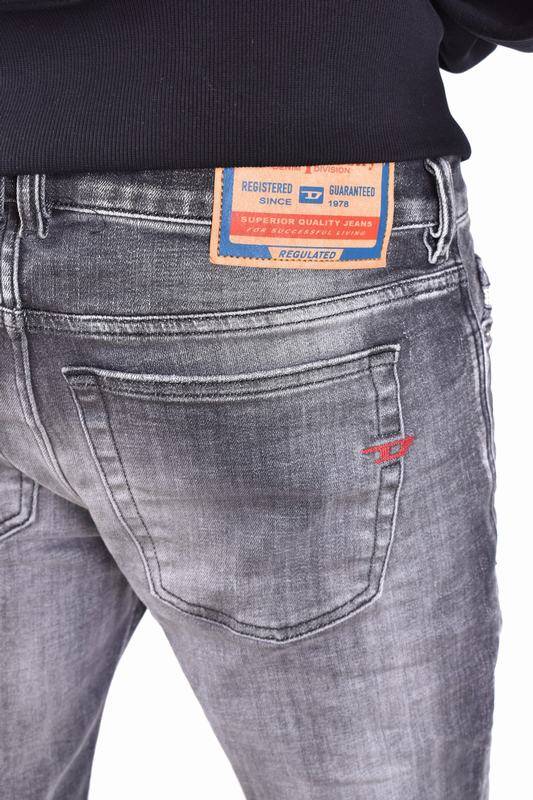 Diesel Jeans Codice prodotto: A03594 09G8602 Novità