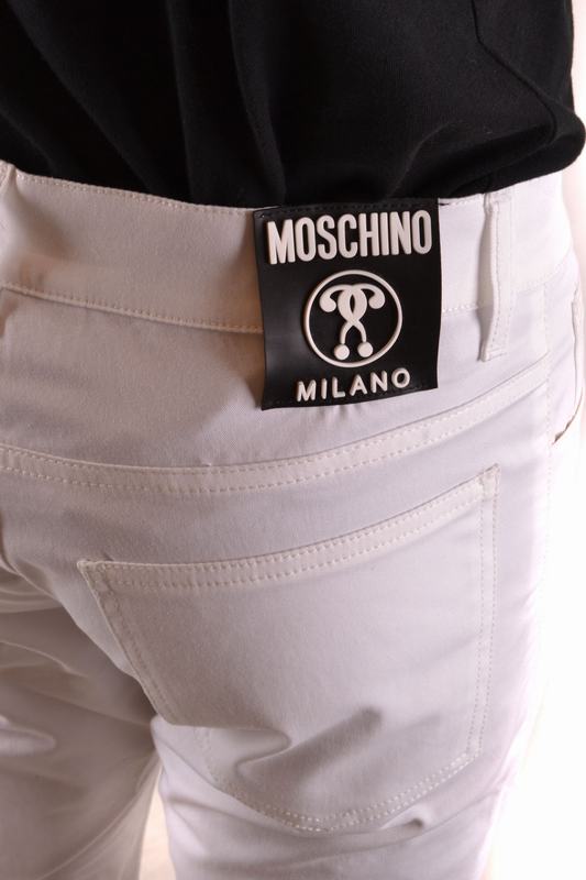 Moschino Bermuda Codice prodotto: Z A0346 0219 0001 Flash Sale