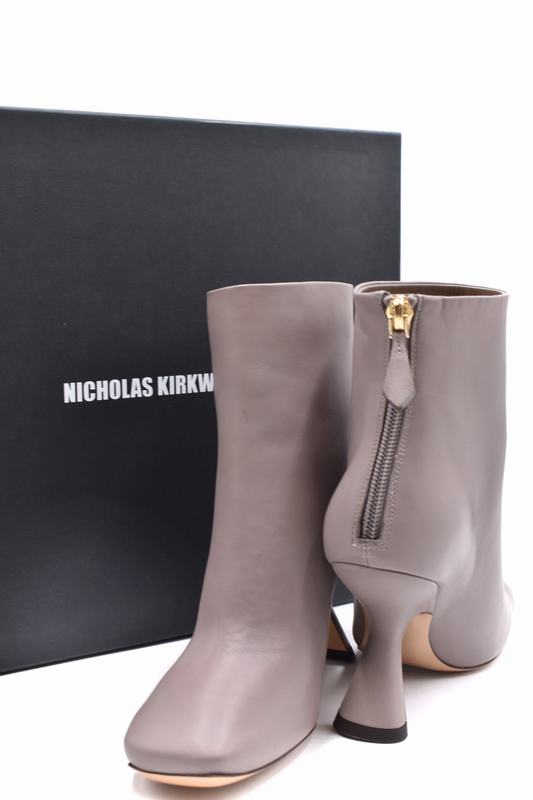 Nicholas Kirkwood Stivali Codice prodotto: 909B15NLS1-TAU Moda