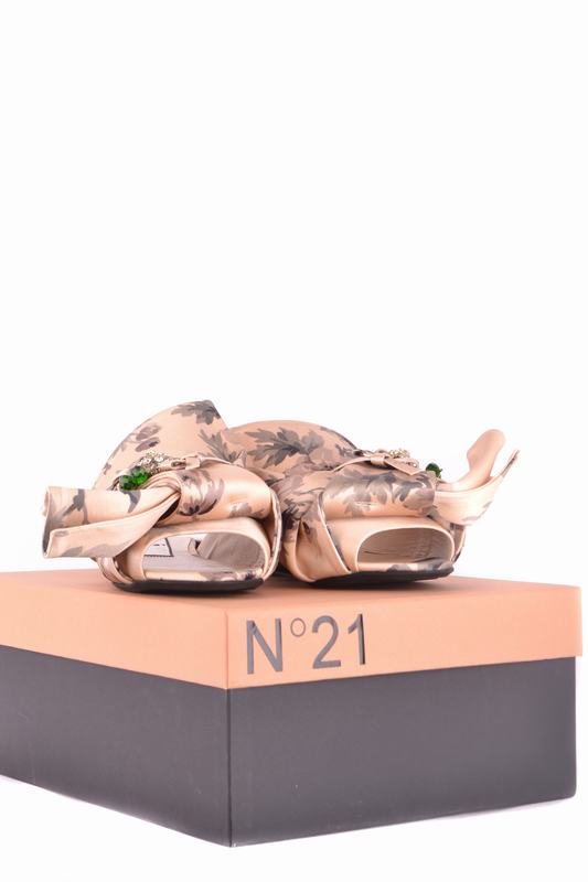 Sandali Codice prodotto: N21E8738-00090401 Nuova