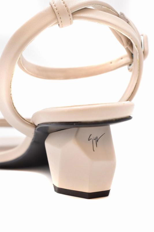 Giuseppe Zanotti Sandali Codice prodotto: E300048 Lightning offer