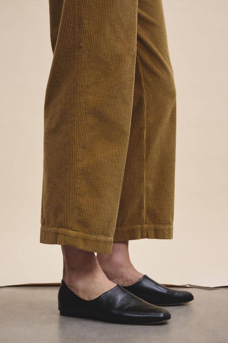 Pomandere Pantalone con pince in velluto a coste Convenienza