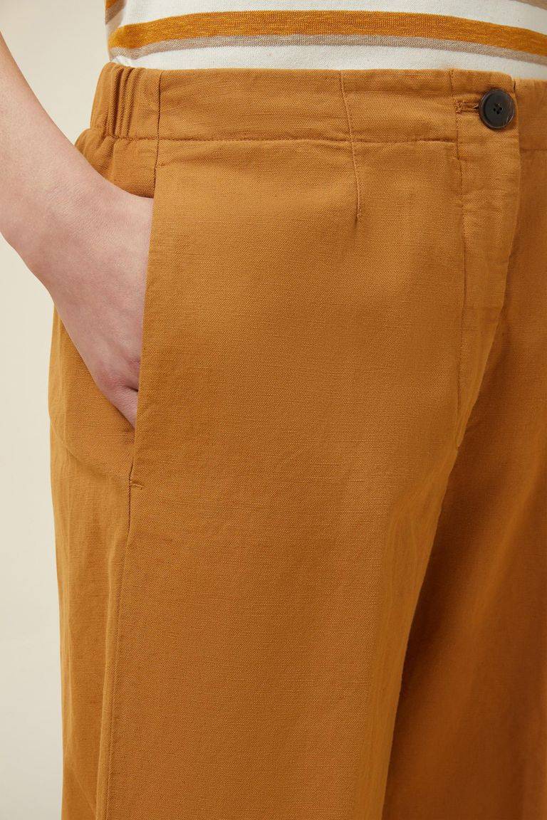 Pomandere Pantalone con gamba leggermente ampia Italia