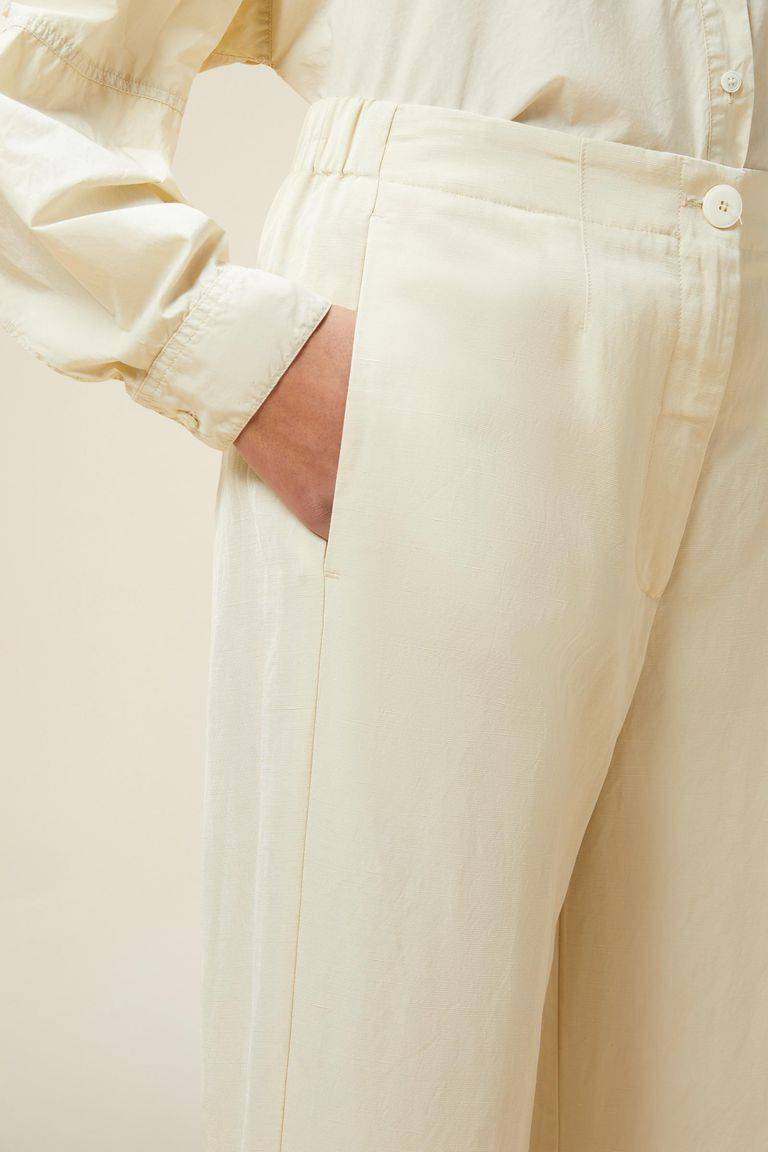 Pomandere Pantalone con gamba leggermente ampia Comprane uno, ottenene uno gratis