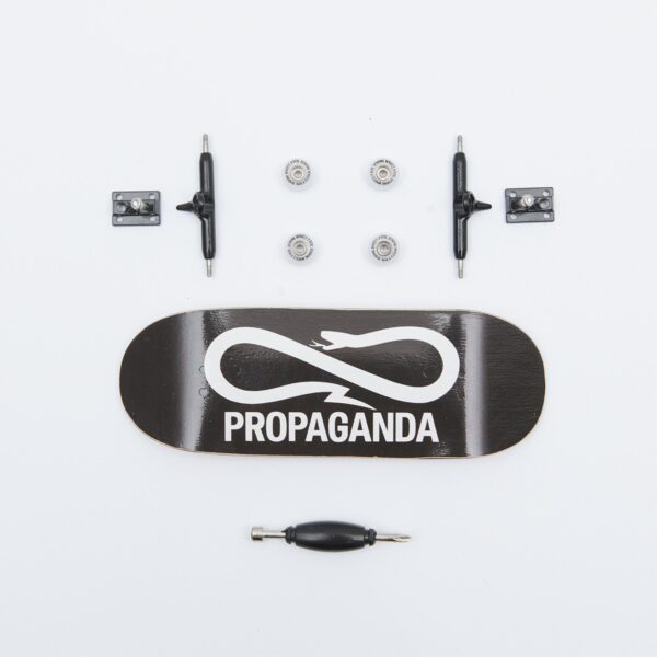 Propaganda Propaganda x Close Up Fingerboard complete set – Black Sconto di tempo limitato