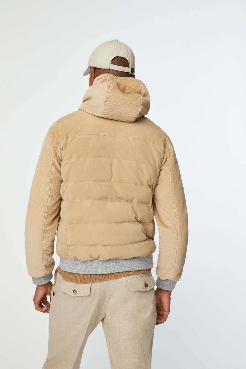Lubiam Giubbino imbottito in suede con cappuccio nocciola Giubbino imbottito in suede con cappuccio nocciola Offerta San Valentino