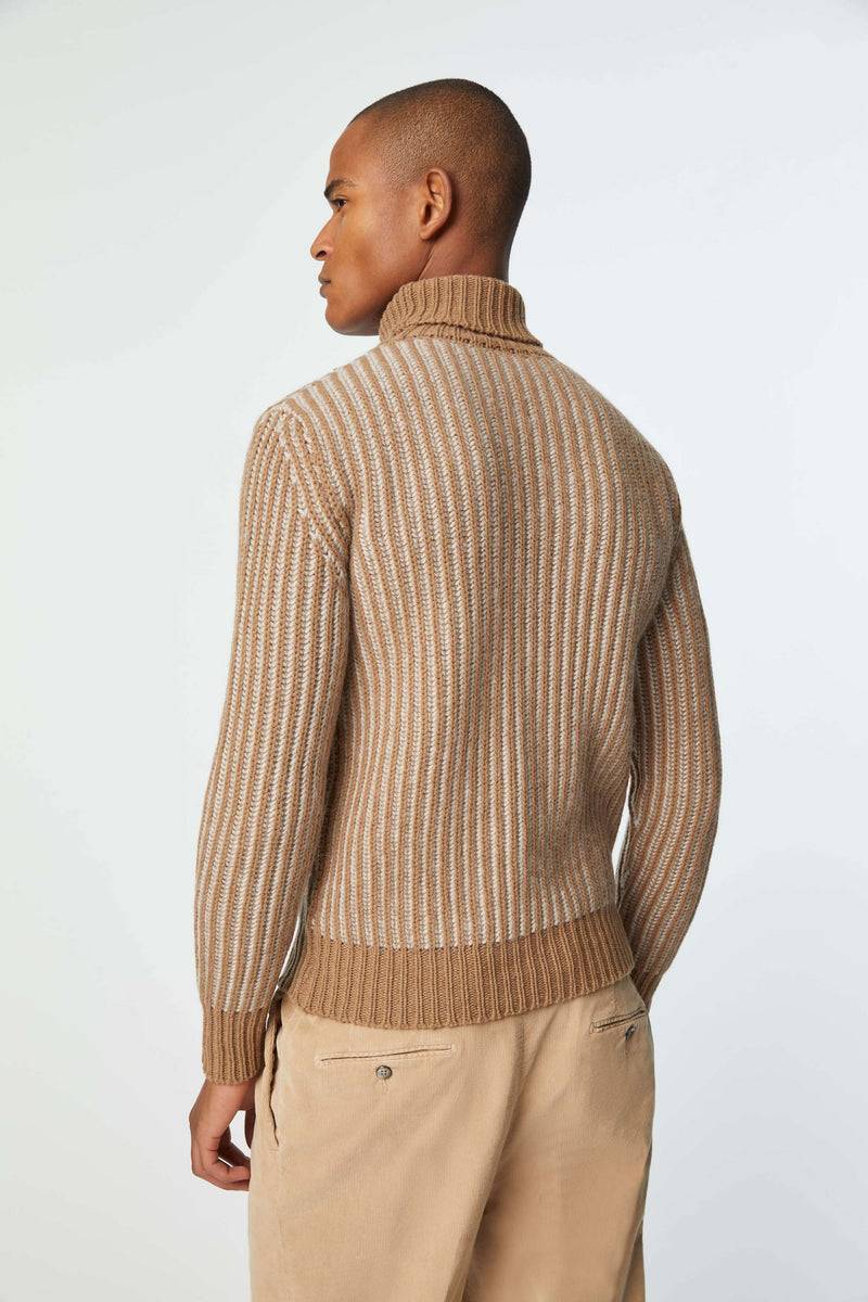 Lubiam Maglia dolcevita a coste cammello Maglia dolcevita a coste cammello Vendita calda
