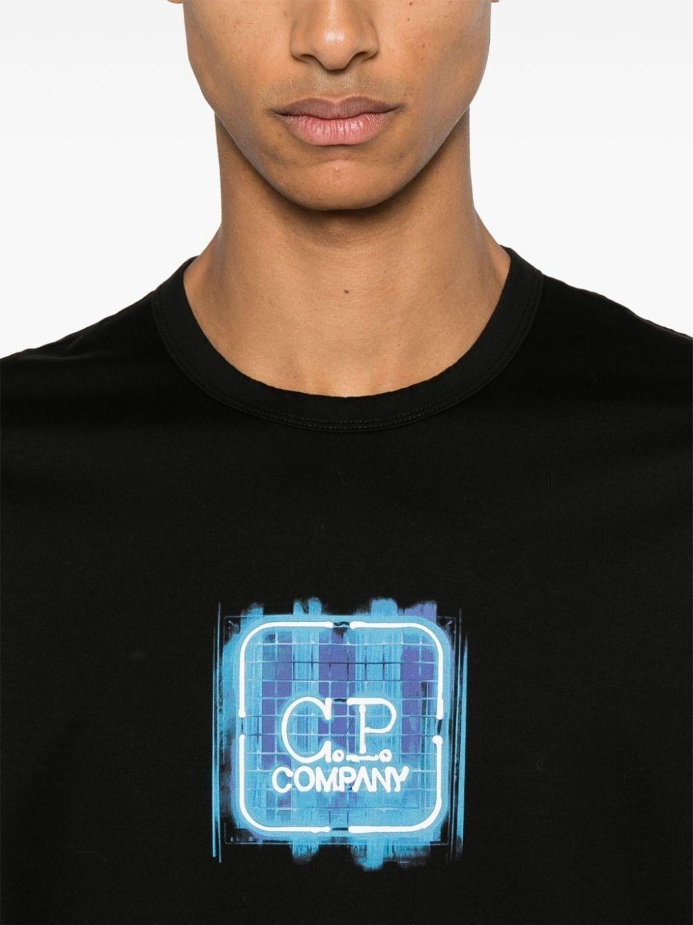 C.p. company `Metropolis Series` Embossed Logo Badge T-Shirt Nuova