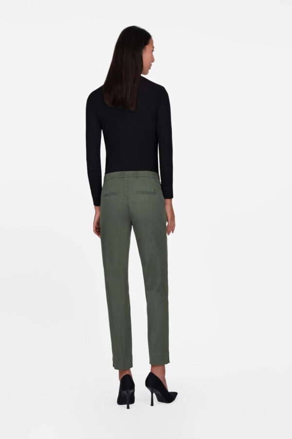 Sartoria Tramarossa PANTALONE ADELE SLIM IN COTONE VERDE 2025