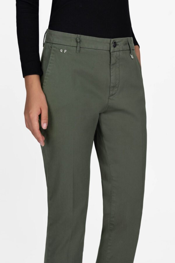 Sartoria Tramarossa PANTALONE ADELE SLIM IN COTONE VERDE 2025