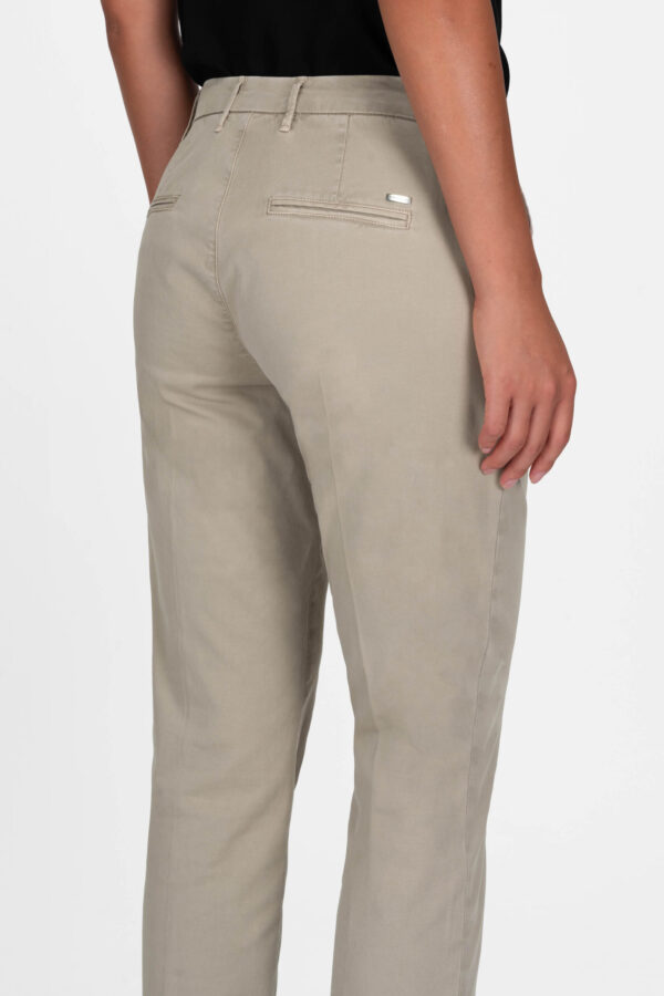 Sartoria Tramarossa PANTALONE ADELE SLIM IN COTONE BEIGE Shopping online