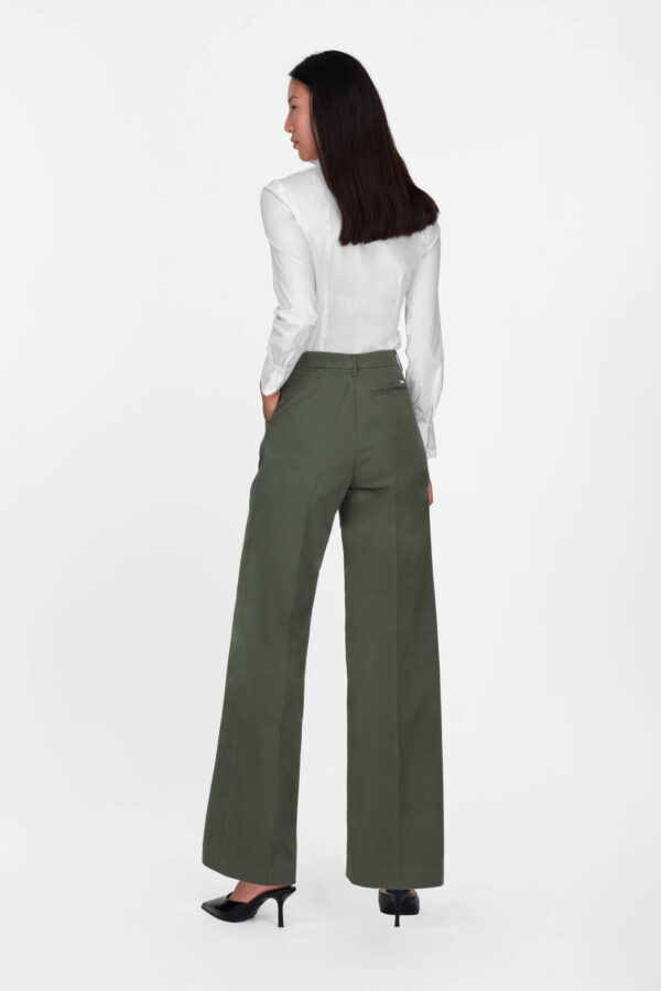 Sartoria Tramarossa PANTALONE AURELIA WIDE LEG IN GABARDINA DI COTONE VERDE Promozione