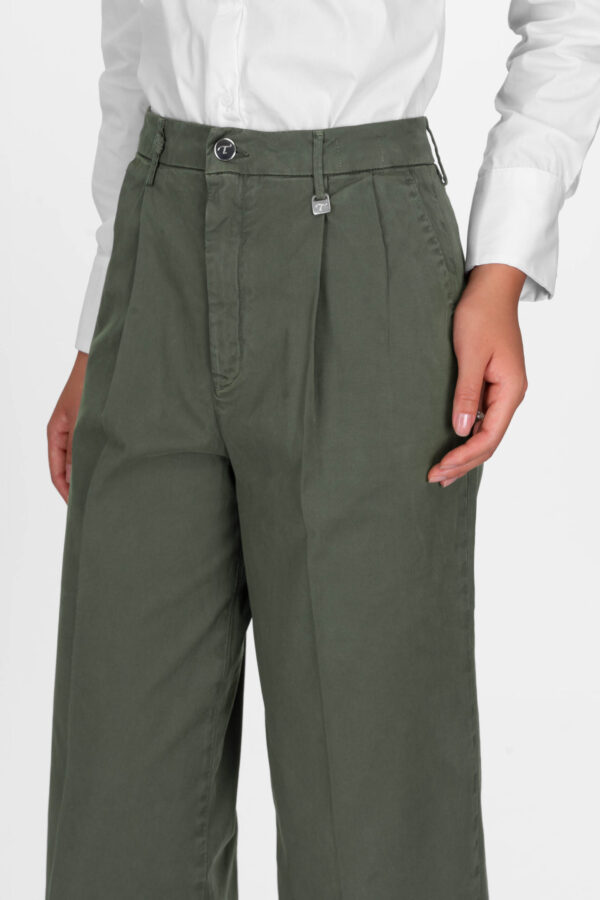 Sartoria Tramarossa PANTALONE AURELIA WIDE LEG IN GABARDINA DI COTONE VERDE Promozione