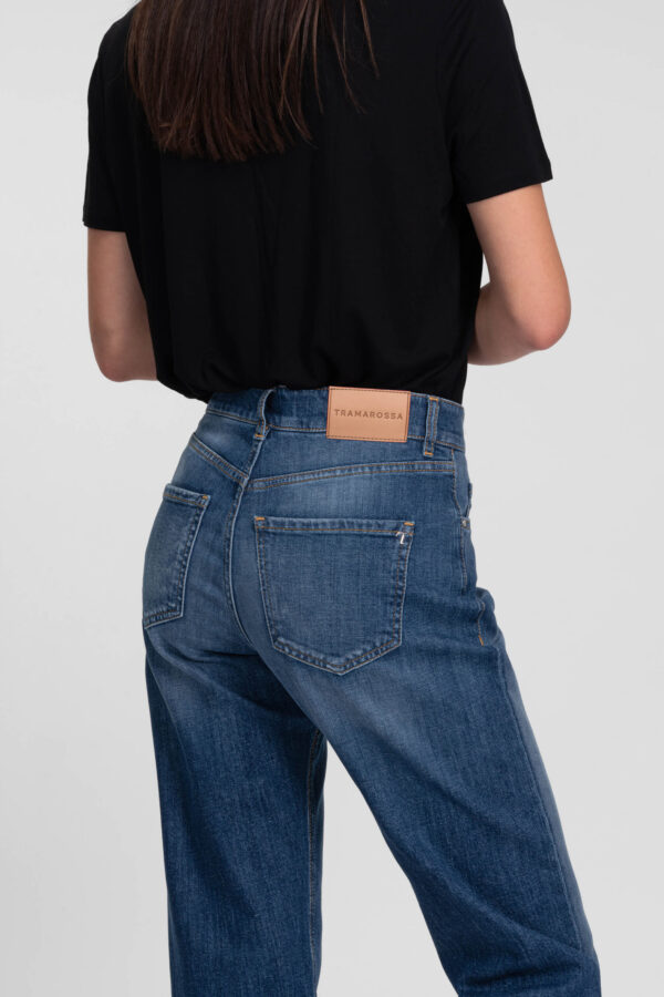 Sartoria Tramarossa JEANS MONICA STRAIGHT IN DENIM BLU MEDIO Presa