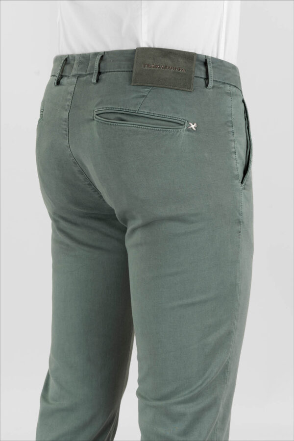 Sartoria Tramarossa PANTALONE LUIS SLIM IN GABARDINA LEGGERA DI COTONE STRETCH VERDE Italia