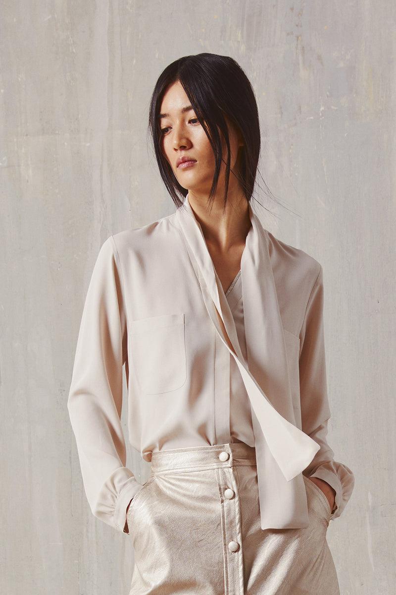 Shirtaporter CAMICIA CON FIOCCO E TASCHE Prezzo Ridotto