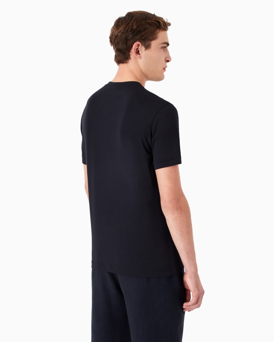 The world of armani T-SHIRT CON SCOLLO A V ICON IN JERSEY DI VISCOSA STRETCH Black Friday Prezzi