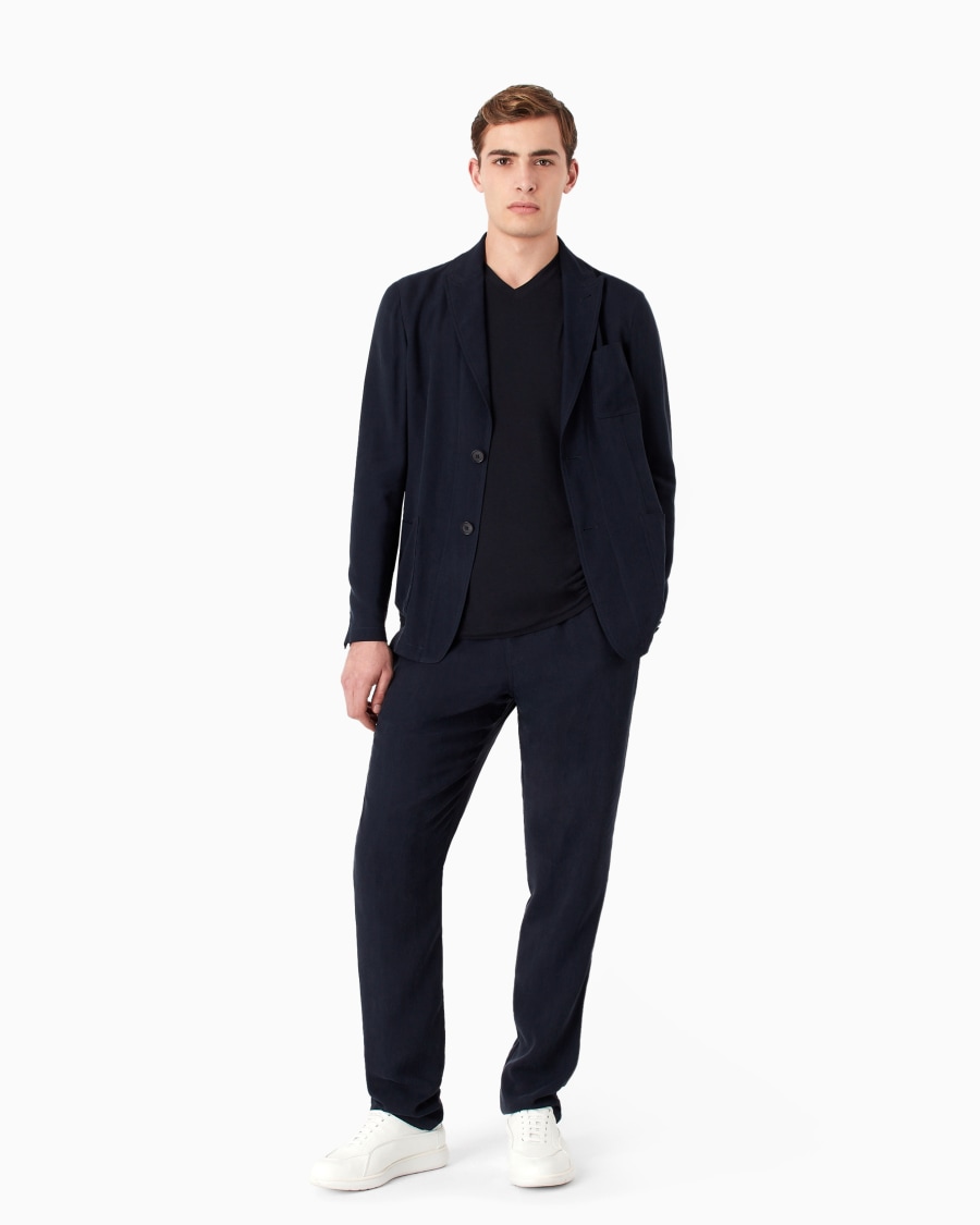 The world of armani T-SHIRT CON SCOLLO A V ICON IN JERSEY DI VISCOSA STRETCH Black Friday Prezzi
