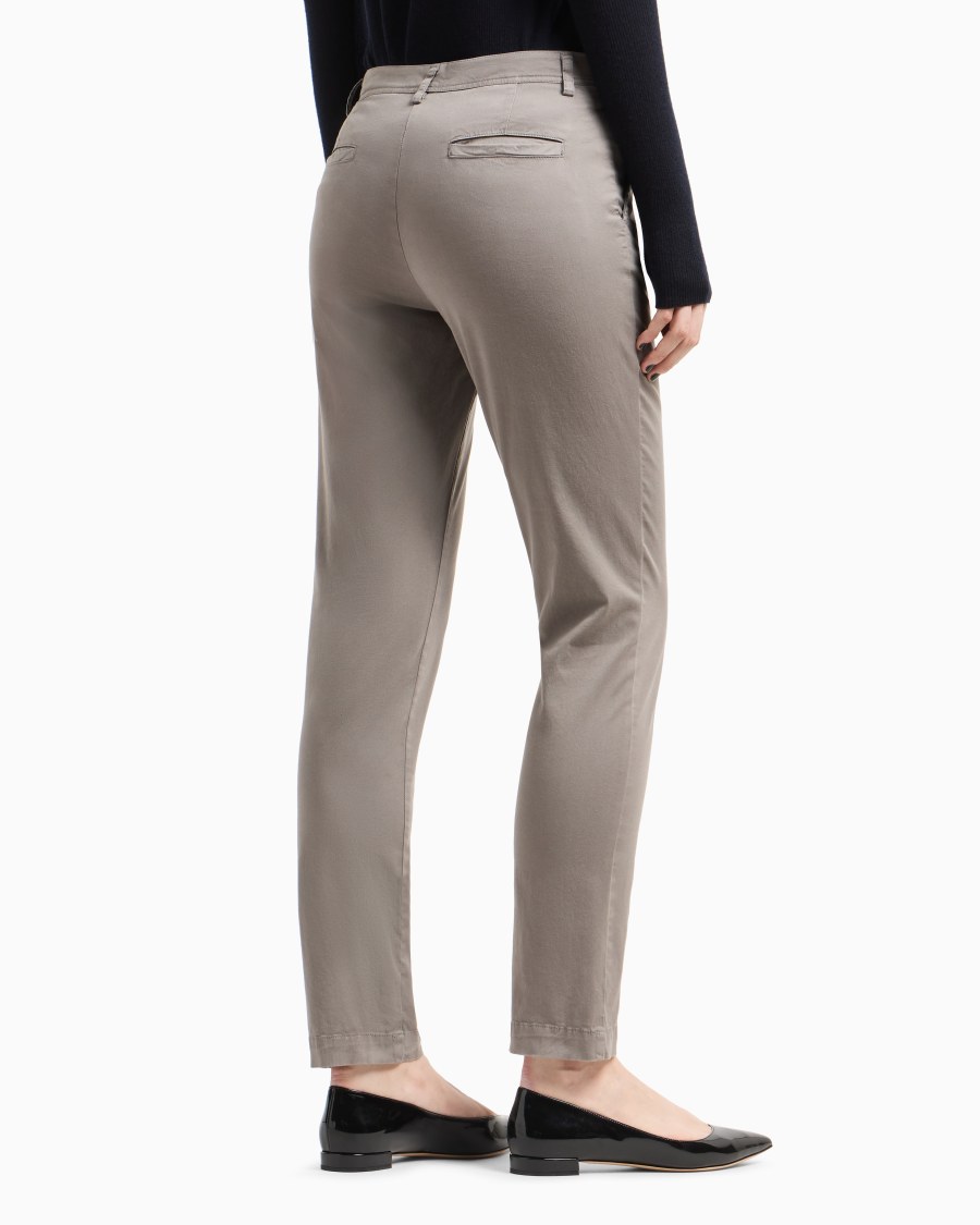 The world of armani PANTALONI CHINO IN COTONE STRETCH Promozione temporanea