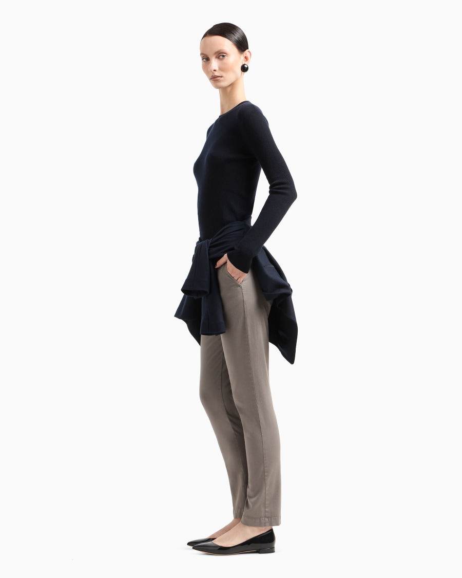 The world of armani PANTALONI CHINO IN COTONE STRETCH Promozione temporanea