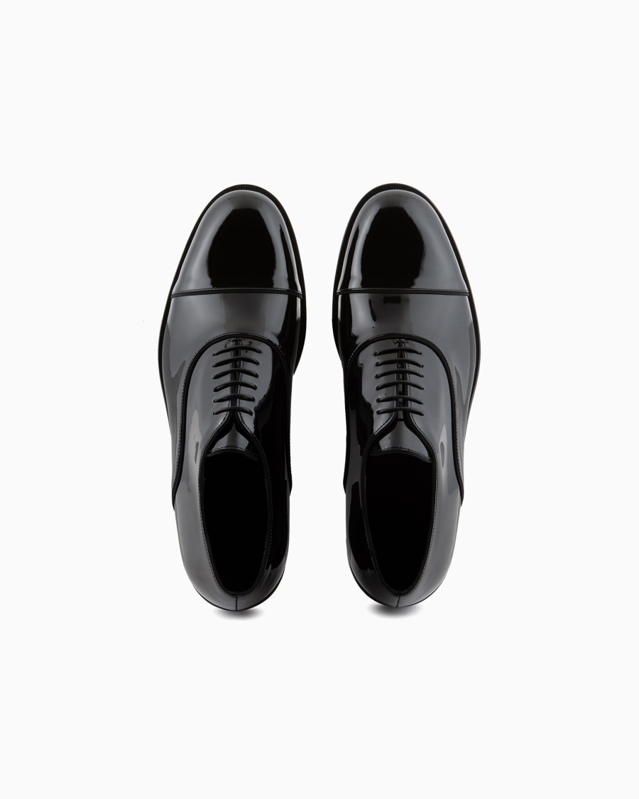 The world of armani OXFORD IN VERNICE Vendite Flash