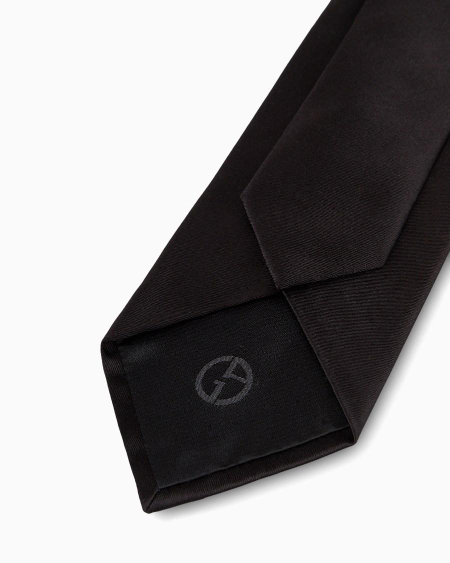 The world of armani CRAVATTA IN PURA SETA Fino al 55% di sconto