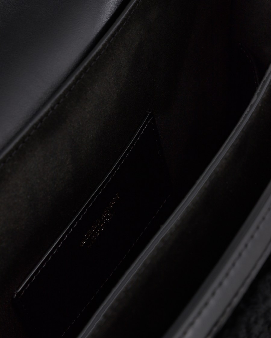 The world of armani GIORGIO ARMANI NEVE BORSA A SPALLA GRANDE IN SHERLING E E PELLE Qualità