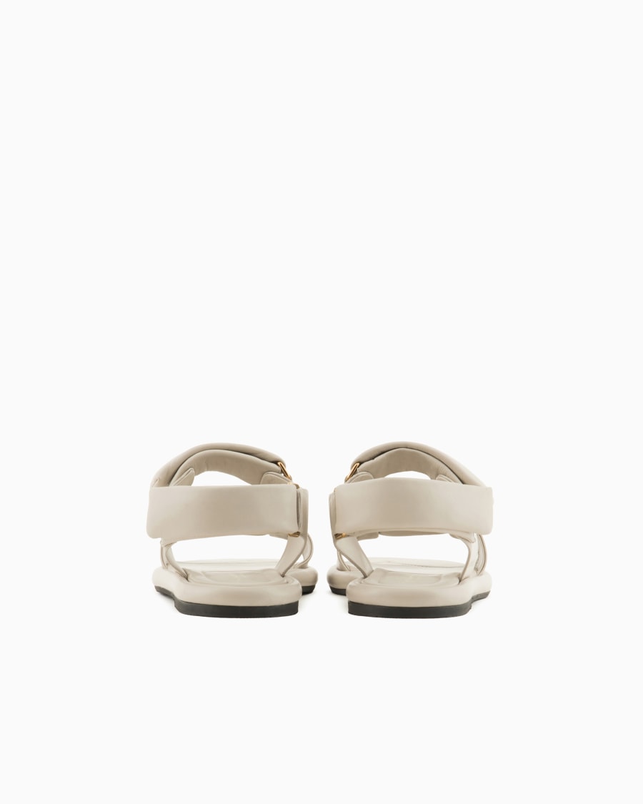 The world of armani SANDALI FLAT IN NAPPA IMBOTTITA Consegna Veloce