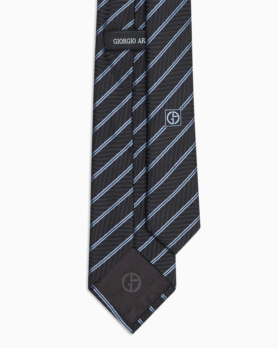 The world of armani CRAVATTA IN SETA JACQUARD REGIMENTAL Lightning offer