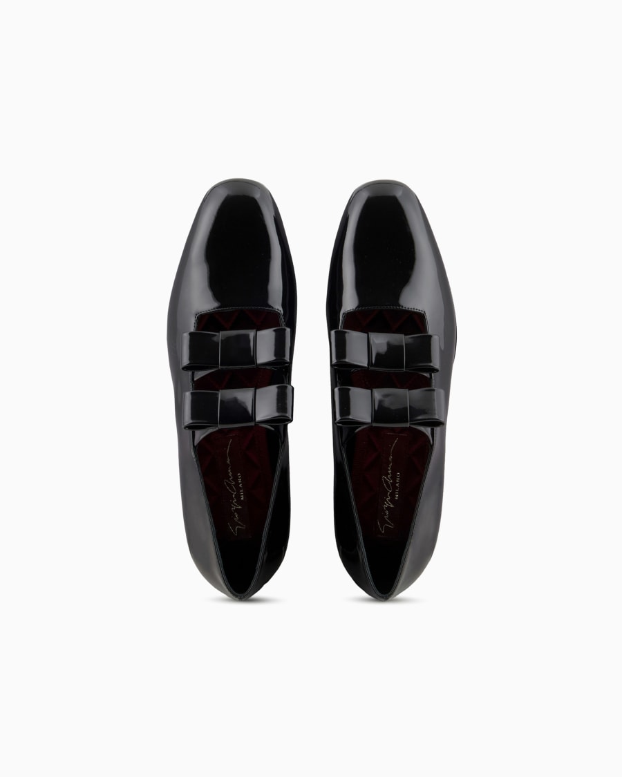 The world of armani BALLERINE IN VERNICE CON DETTAGLIO FIOCCHI Liquidazione