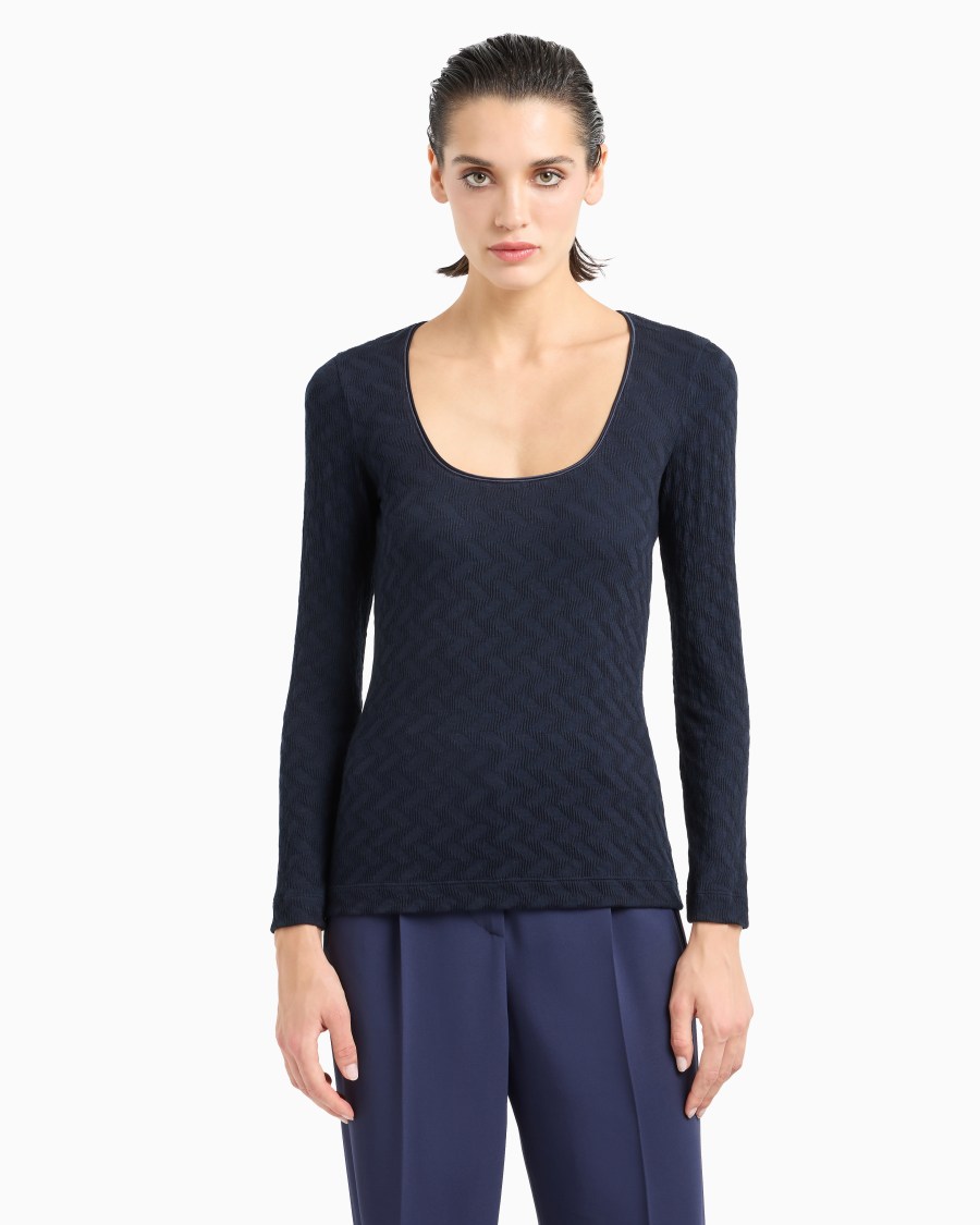The world of armani MAGLIA GIROCOLLO IN JERSEY DI VISCOSA E CASHMERE JACQUARD ASV Sconti VIP