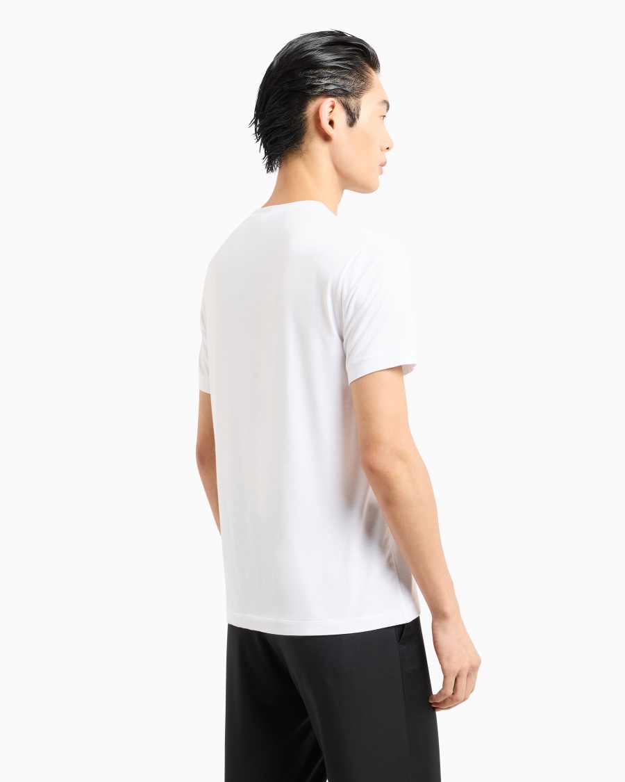 The world of armani T-SHIRT CON SCOLLO A V ICON IN JERSEY DI VISCOSA STRETCH Qualità