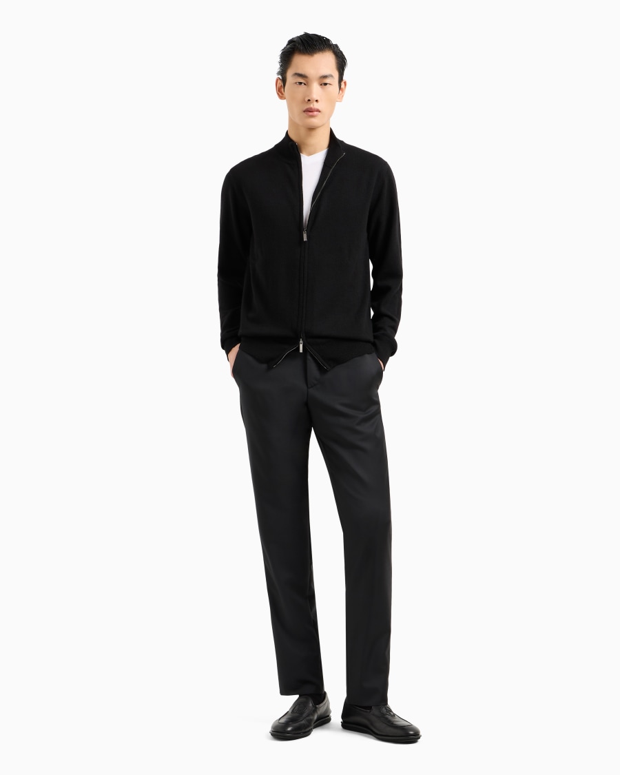 The world of armani T-SHIRT CON SCOLLO A V ICON IN JERSEY DI VISCOSA STRETCH Qualità
