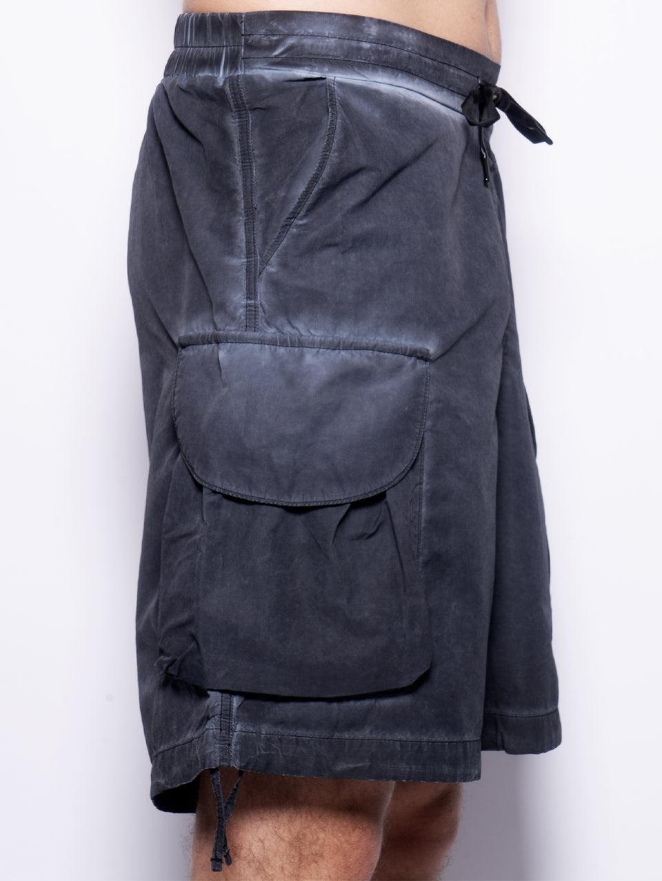 A PAPER KID Shorts Cargo in Nylon Nero Offerta
