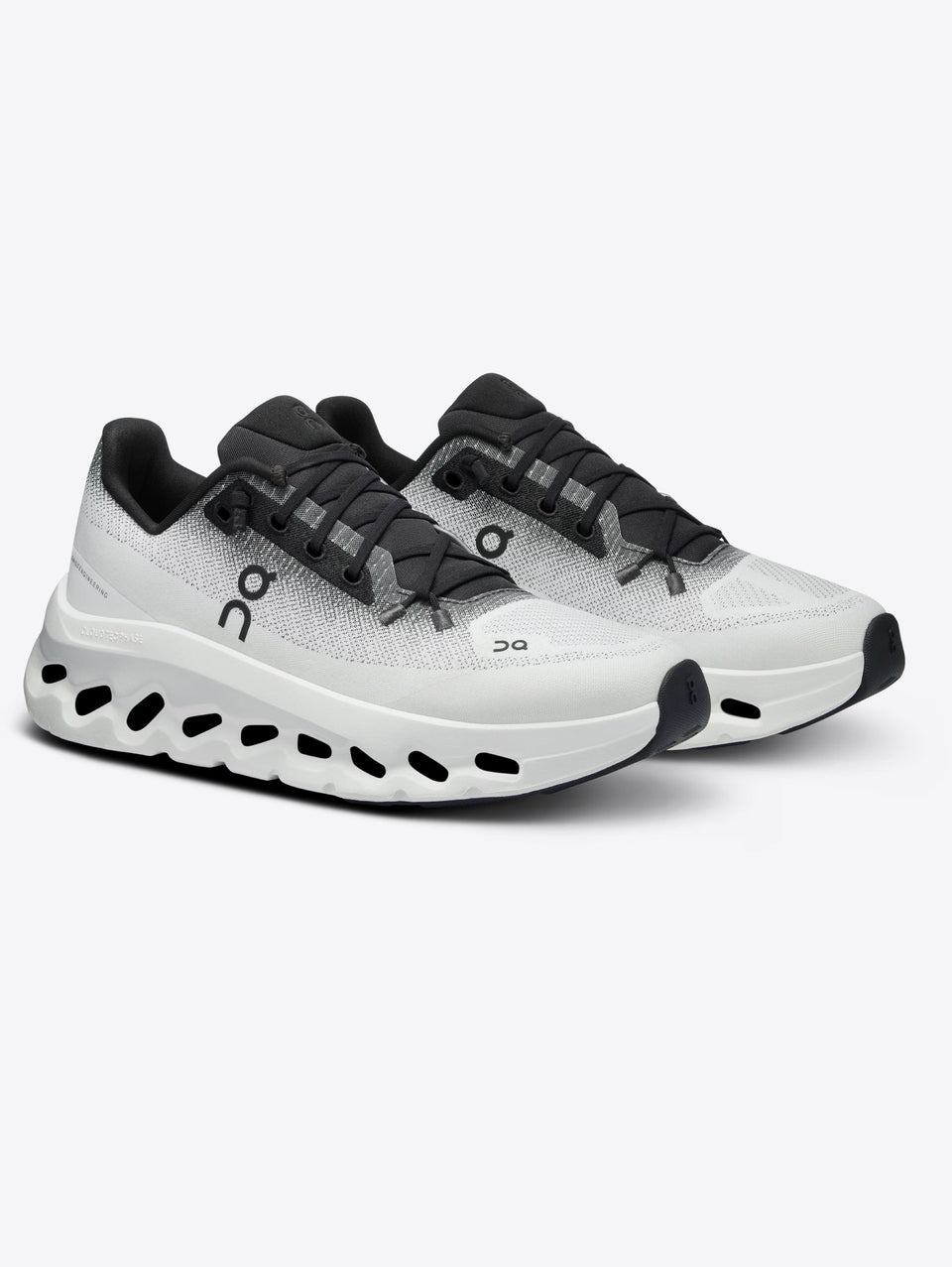 ON RUNNING Sneakers Cloudtilt da Uomo Nero/Avorio Prezzo Ridotto